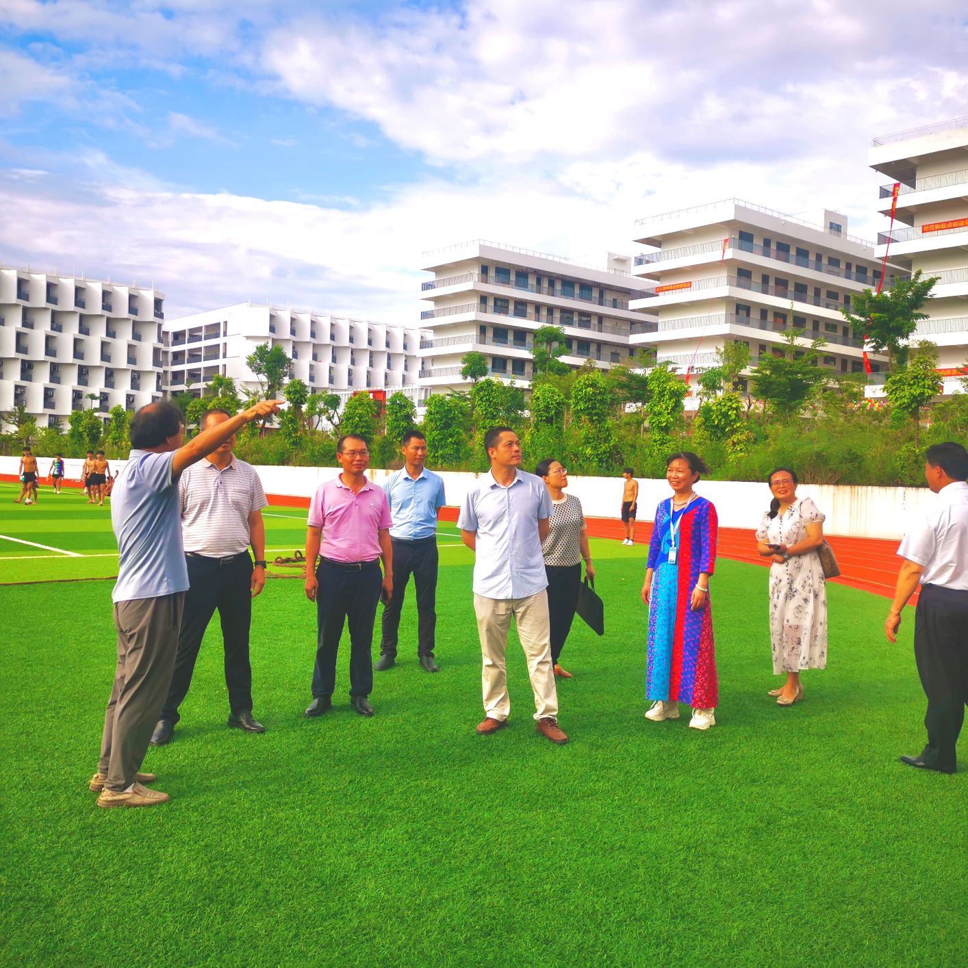 欢迎教育局成教办领导到我校参观指导工作 丨 华体会网页版-华体会网页版（中国）