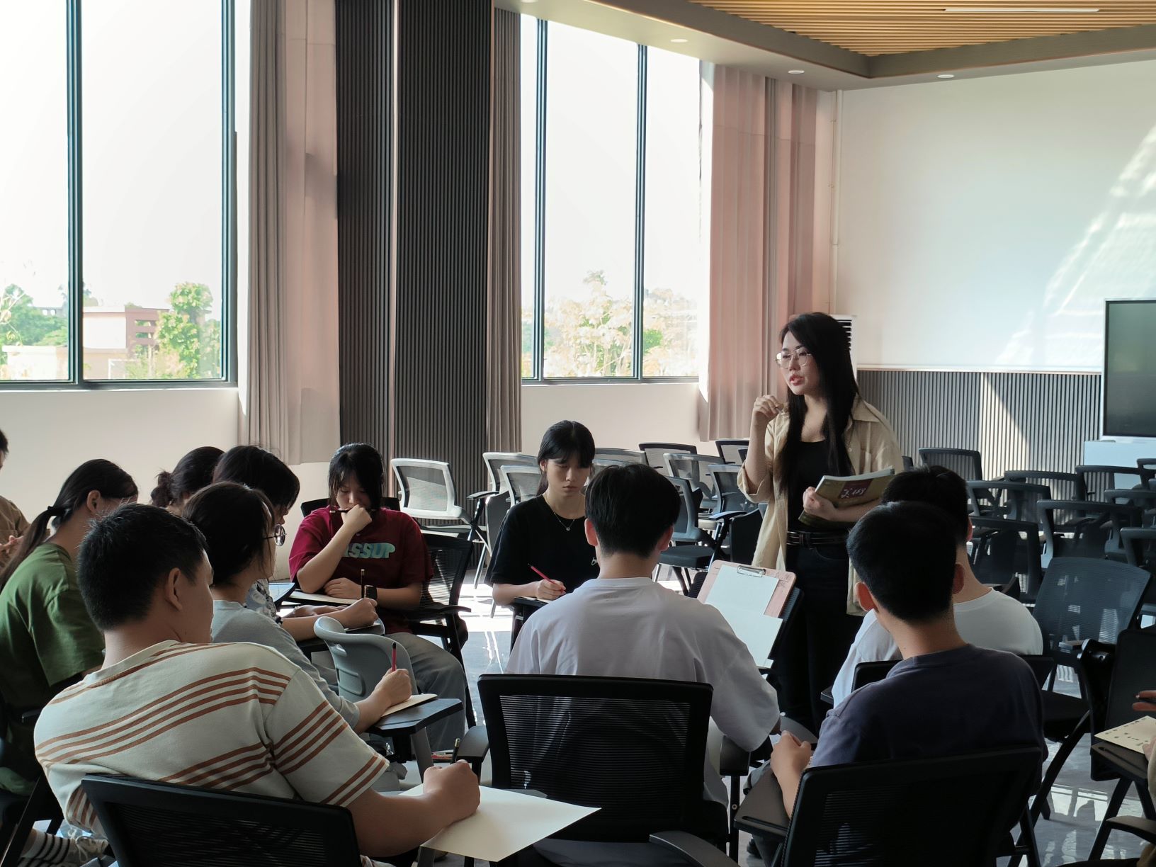 欢迎广州烈公文化名师苏环老师到我校授课 丨 华体会网页版-华体会网页版（中国）