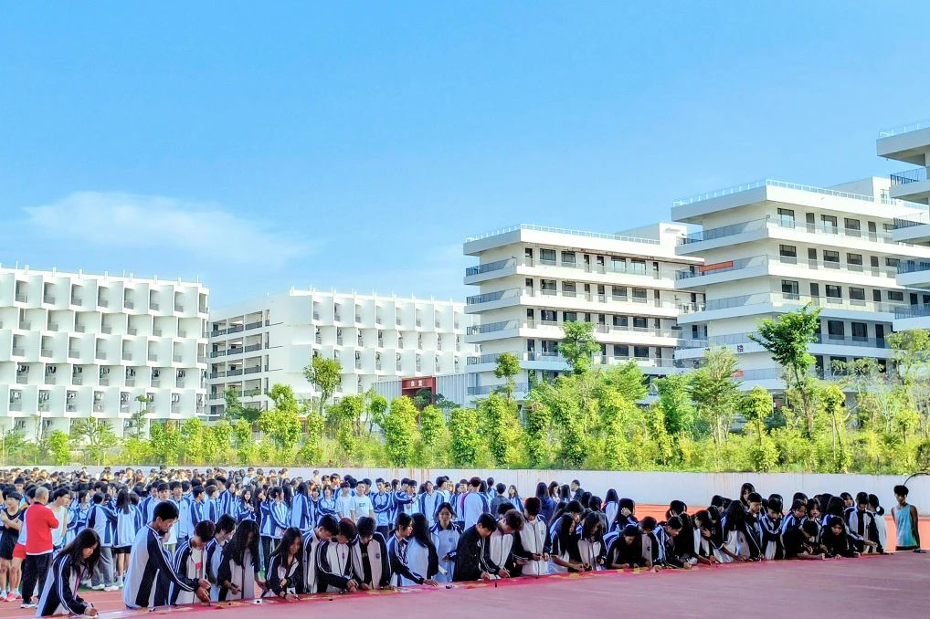 春暖花开迎开学 巳巳如意启新程——?华体会网页版-华体会网页版（中国）2025年春季开学返校指南